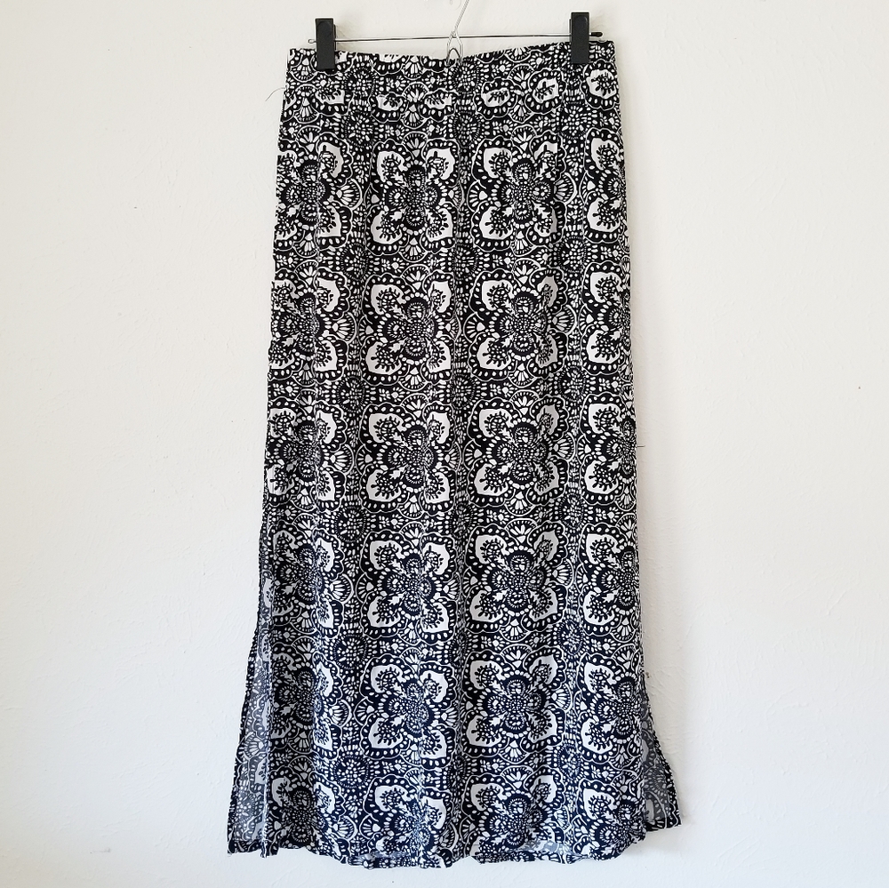 Old Navy Pull On Black White Graphic Maxi Skirt M